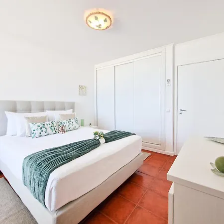 Rocha Varandas Sunny Apartman *