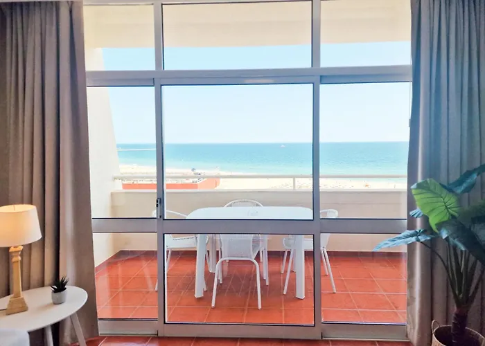 Rocha Varandas Sunny