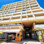 Rocha Varandas Sunny