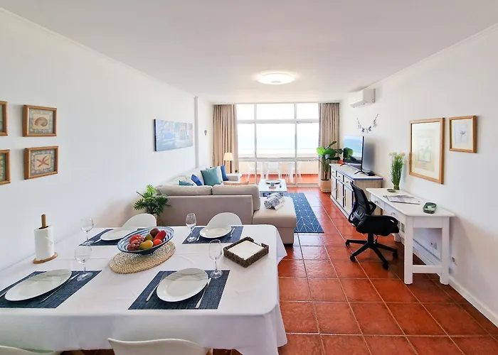 Rocha Varandas Sunny Apartment Portimão