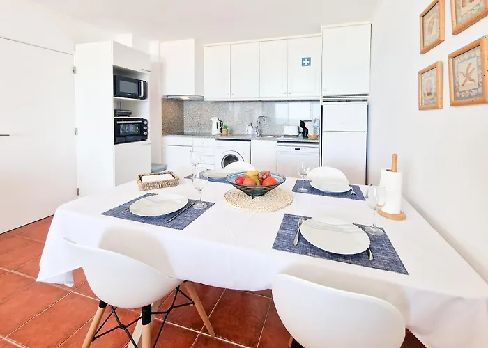 Rocha Varandas Sunny Apartment Portimão